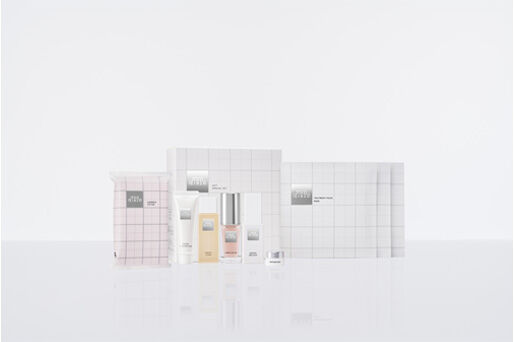 THE GINZA | 购买THE GINZA御银座产品合计满200,000日元以上，可获赠好礼。