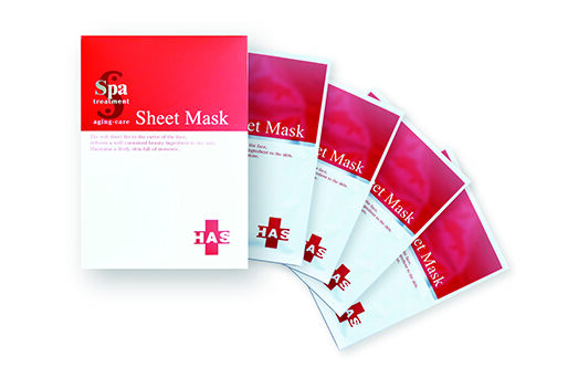 Gift for customers who purchase Spa Treatment products totaling ¥10,000 or more.