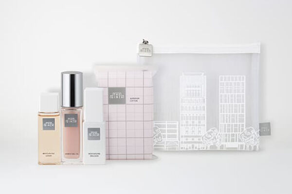 We offer Skincare samples on the purchase of any item from THE GINZA over 100,000 JPY.